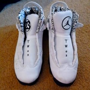 Jordan's kids 6.5 but they fit me and I'm a 7.5 or 8 in women's.